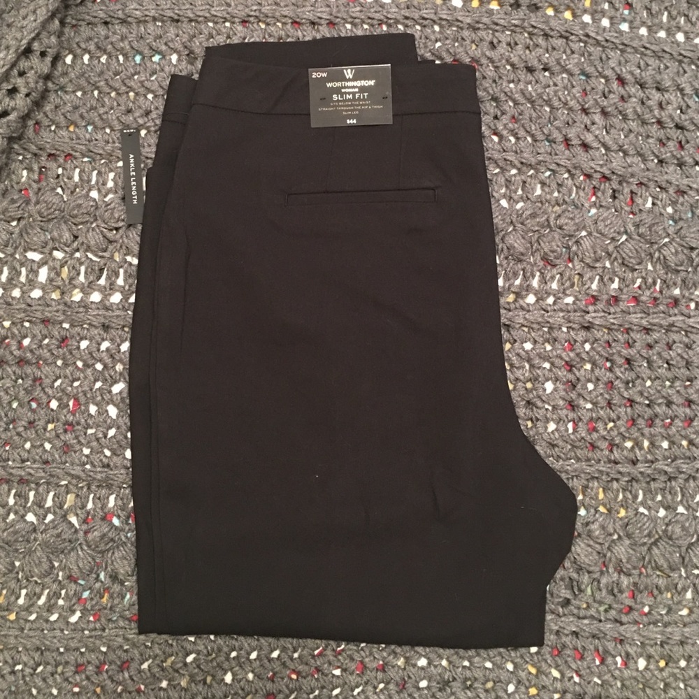NWT Black slim fit ankle length pants in plus size
